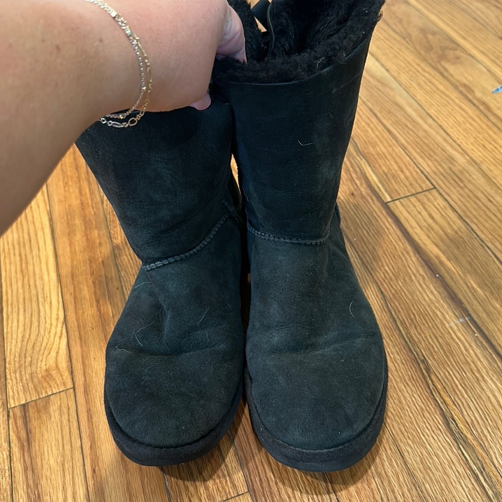 Black Uggs size 11